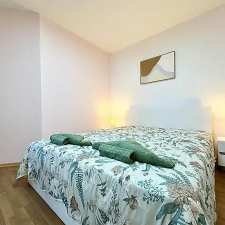 Apartment Gustav Urban *
