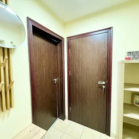 Gustav Urban Apartment Warna