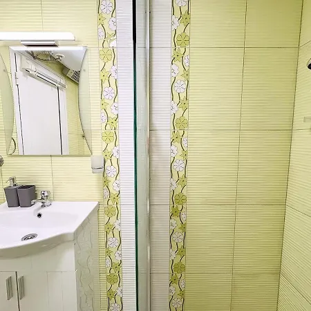Gustav Urban Apartment Warna