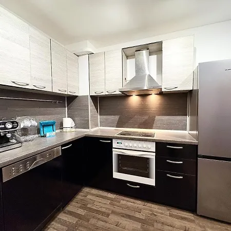 Gustav Urban Apartment Warna