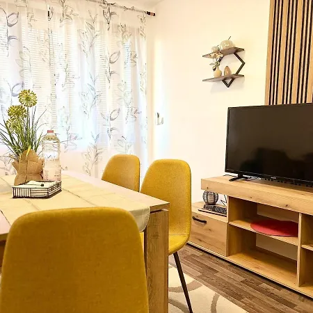 Gustav Urban Apartment Warna